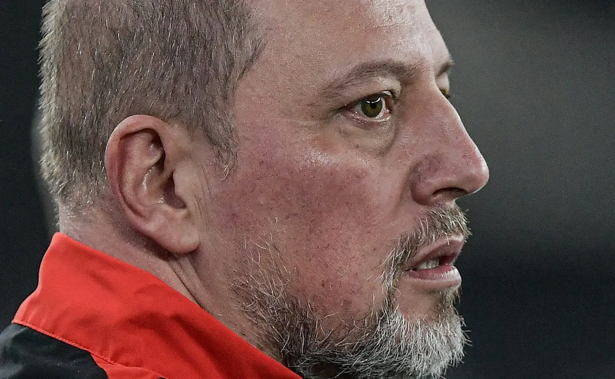 Empresário bilionário avalia investir no Inter e bastidores políticos ganham força, afirma jornalista