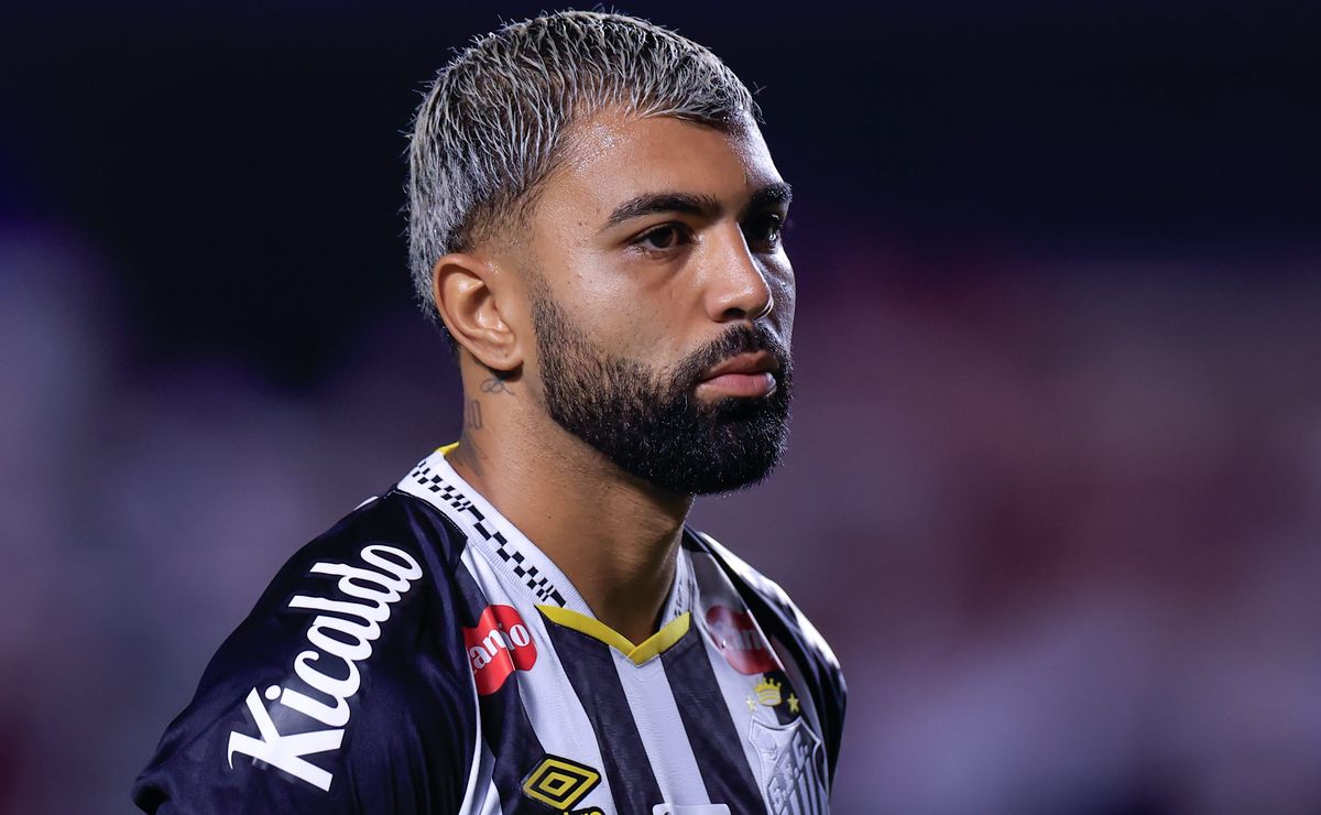 Gabigol impressiona nos treinamentos e Vojvoda exige esforço físico do atacante para ser titular no Santos