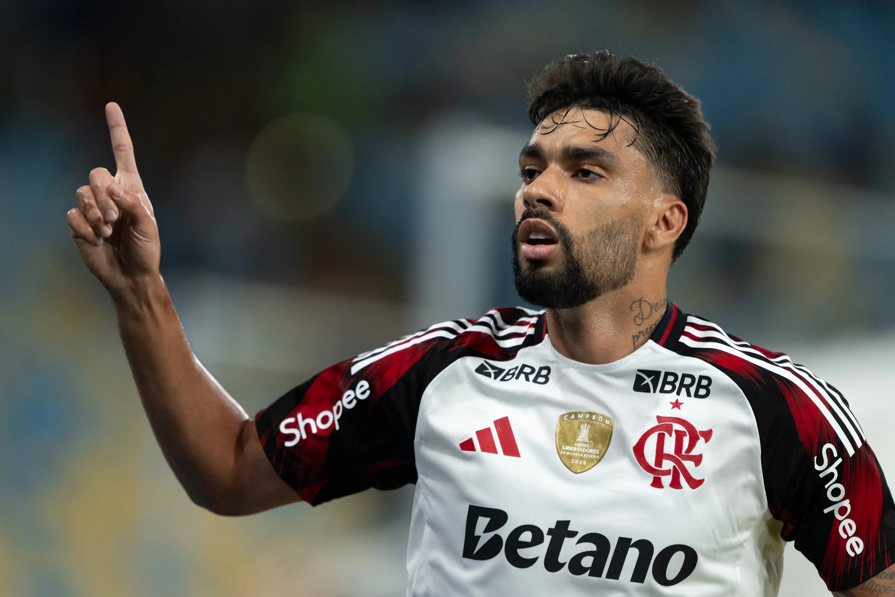 RJ – RIO DE JANEIRO – 02/03/2026 – CARIOCA 2026, MADUREIRA X FLAMENGO – Lucas Paqueta jogador do Flamengo comemora seu gol durante partida contra o Madureira no estadio Maracana pelo campeonato Carioca 2026. Foto: Jorge Rodrigues/AGIF
