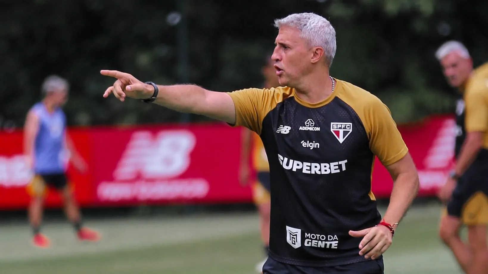 Crespo comanda treino no São Paulo. Foto: Anuar Sayed/São Paulo FC