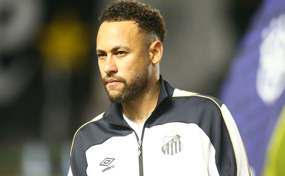 Neymar desfalca treino tático do Santos e faz fortalecimento muscular no CT Rei Pelé