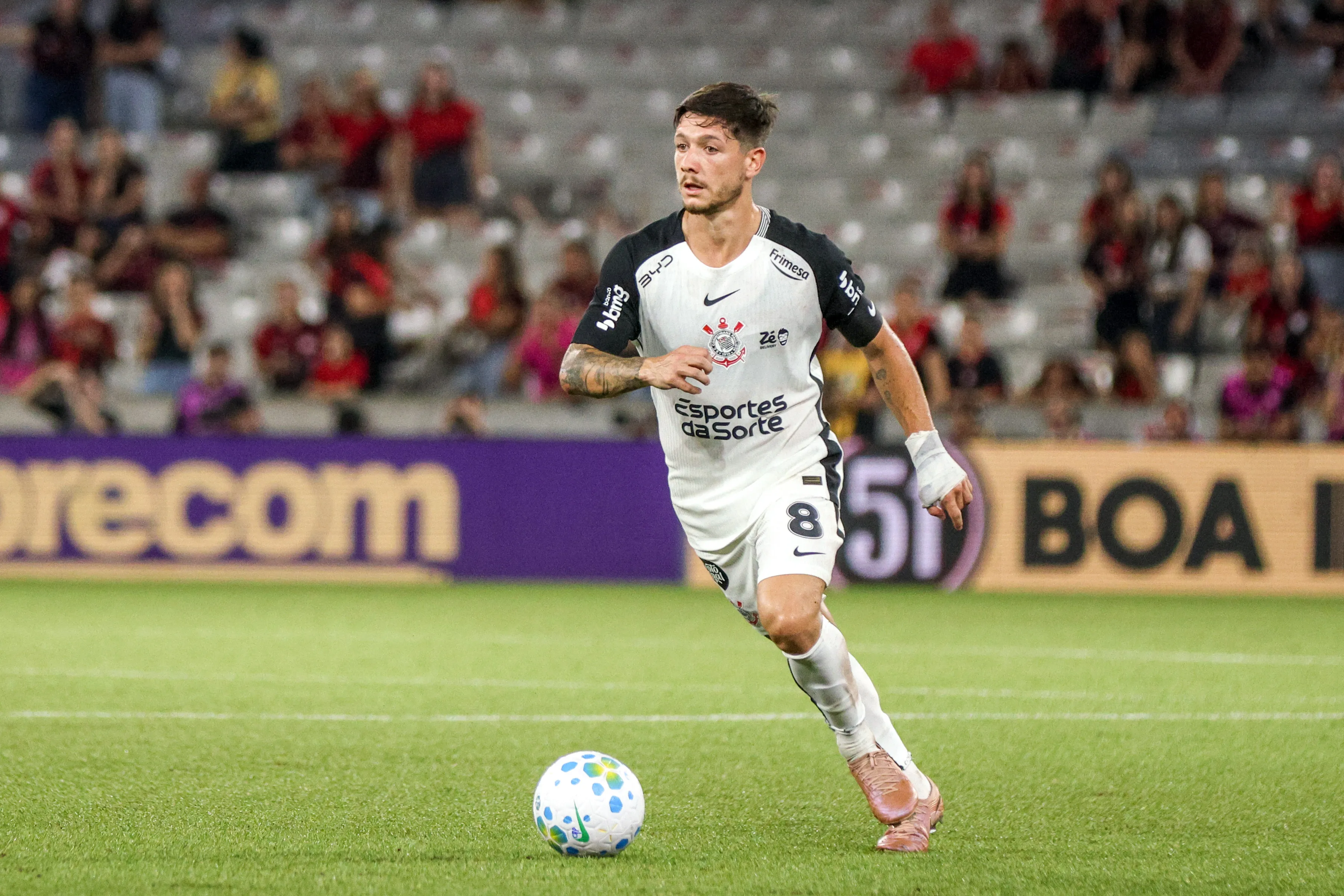 Garro durante partida pelo Corinthians. Foto: Robson Mafra/AGIF