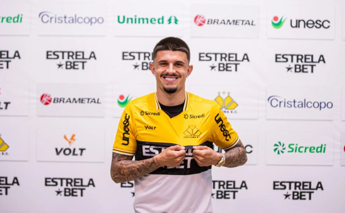 Emprestado pelo Corinthians, Léo Mana conquista título no Criciúma sem atuar em 2026