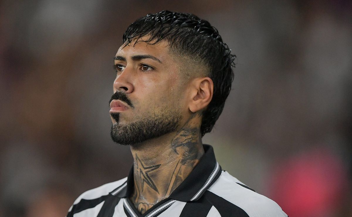 Barboza deixa mistério no ar ao falar sobre renovação com o Botafogo e gera dúvida sobre futuro