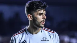 SP - SAO PAULO - 19/12/2023 - ARQUIVO LUCAS BERALDO - Foto de arquivo do jogador Lucas Beraldo, atuando pelo Sao Paulo Futebol Clube no estadio do Morumbi. Foto: Marcello Zambrana/AGIF