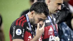 Lucas Paqueta jogador do Flamengo lamenta apos a derrota na partida contra o Lanus no estadio Maracana pelo campeonato Recopa Sulamericana. Foto: Alexandre Loureiro/AGIF
