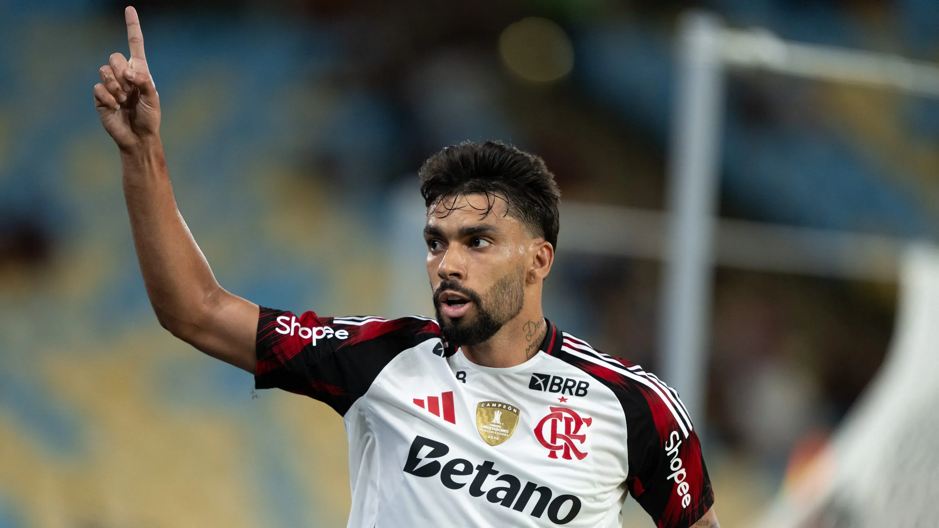 Lucas Paquetá jogador do Flamengo comemora seu gol durante partida contra o Madureira no estadio Maracana pelo campeonato Carioca 2026. Foto: Jorge Rodrigues/AGIF