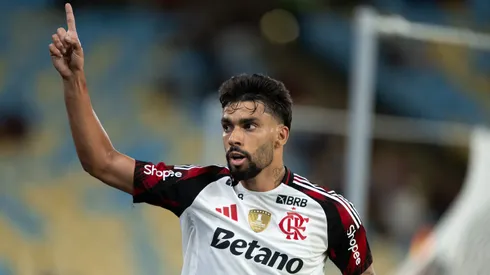 Lucas Paquetá jogador do Flamengo comemora seu gol durante partida contra o Madureira no estadio Maracana pelo campeonato Carioca 2026. Foto: Jorge Rodrigues/AGIF
