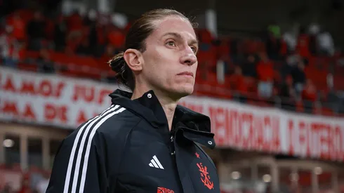 Filipe Luís está livre no mercado.