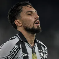 Negociação entre Botafogo e Alex Telles por renovação segue travada
