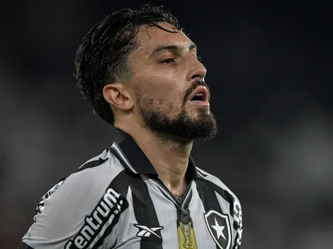 Negociação entre Botafogo e Alex Telles por renovação segue travada