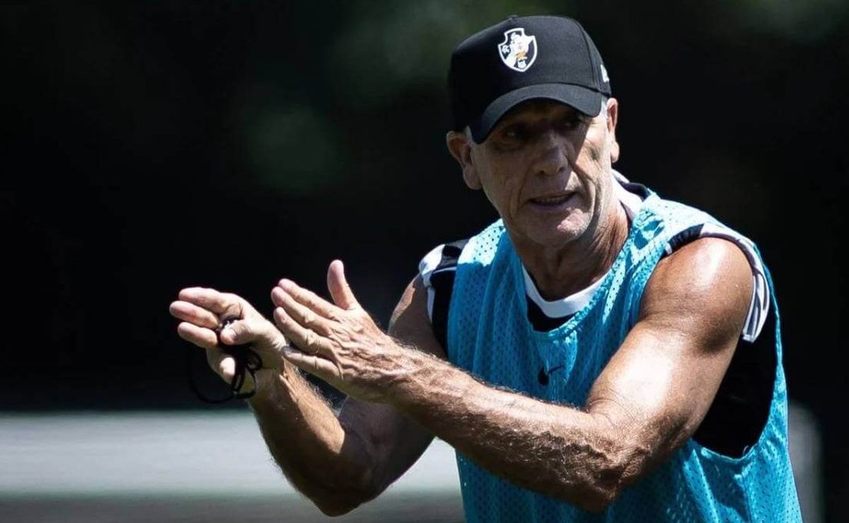 David chama atenção de Renato Gaúcho e pode ganhar espaço no Vasco neste início da temporada