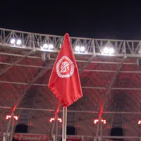 Gre-Nal: ônibus com torcida do Grêmio teria sido atacado por torcedores do Internacional; veja