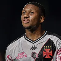 Torcedores do Vasco reagem após golaço de Leandrinho nos Emirados