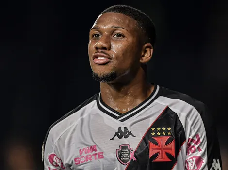 Torcedores do Vasco reagem após golaço de Leandrinho nos Emirados