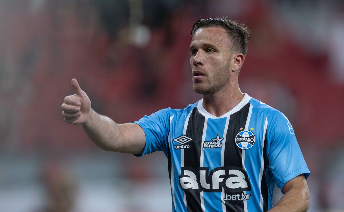 Arthur liga para ídolo do Grêmio antes dos Gre-Nais e gesto repercute após título do Gauchão