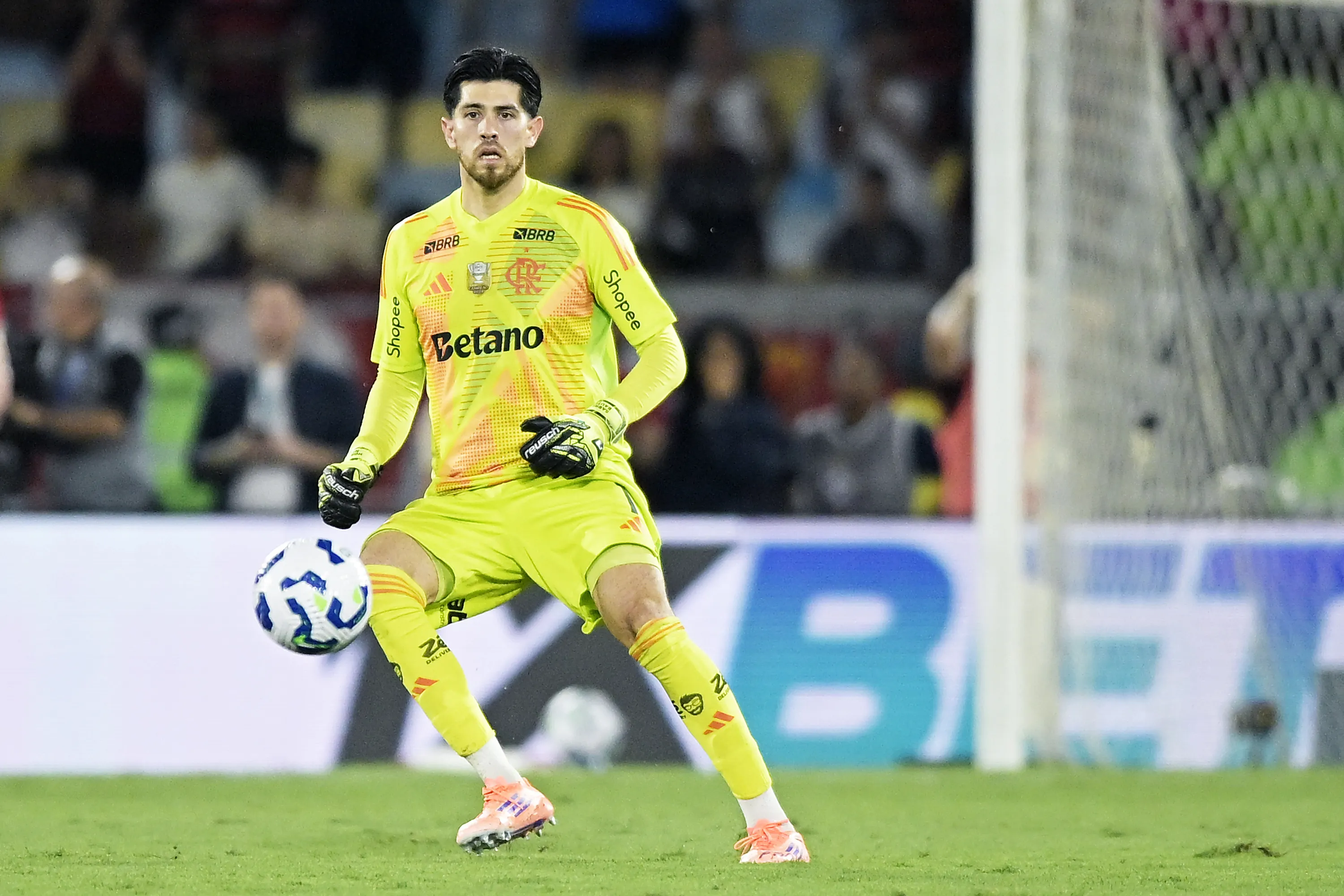 Rossi defendeu dois pênaltis contra o Fluminense. Foto: Alexandre Loureiro/AGIF