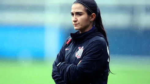 Julia Passero no comando da equipe Sub-20. Foto: Edu Guedes/Staff Images/CBF