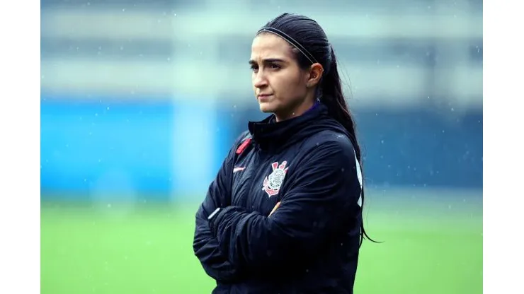 Julia Passero no comando da equipe Sub-20. Foto: Edu Guedes/Staff Images/CBF