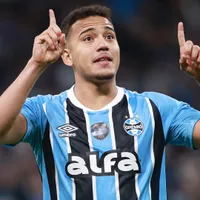 Gustavo Martins é o herói do título do Grêmio