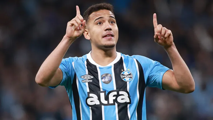Gustavo Martins marcou o gol do Grêmio no Gre-Nal no Beira-Rio