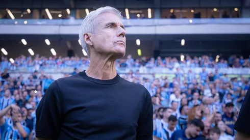 Luís Castro técnico do Grêmio durante partida contra o Internacional. Foto: Maxi Franzoi/AGIF