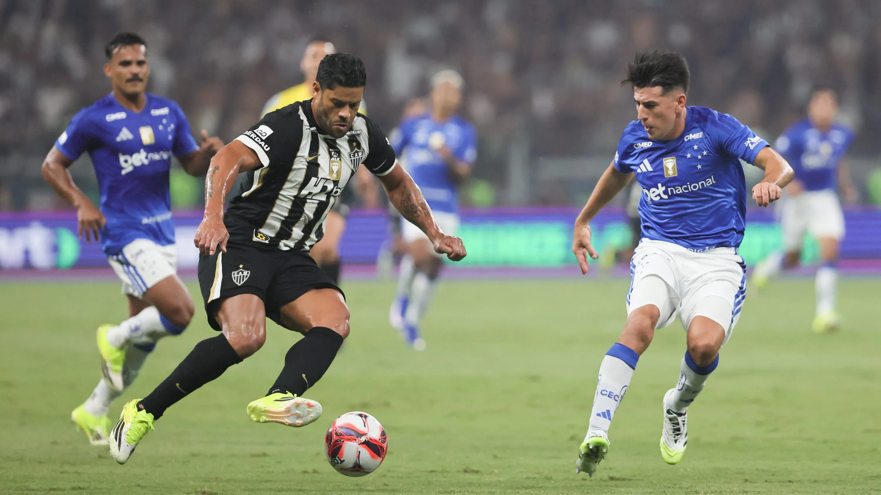 MG – BELO HORIZONTE – 08/03/2026 – MINEIRO 2026, CRUZEIRO X ATLETICO – Hulk jogador do Atletico durante partida contra o Cruzeiro no estadio Mineirao pelo campeonato Mineiro 2026. Foto: Gilson Lobo/AGIF
