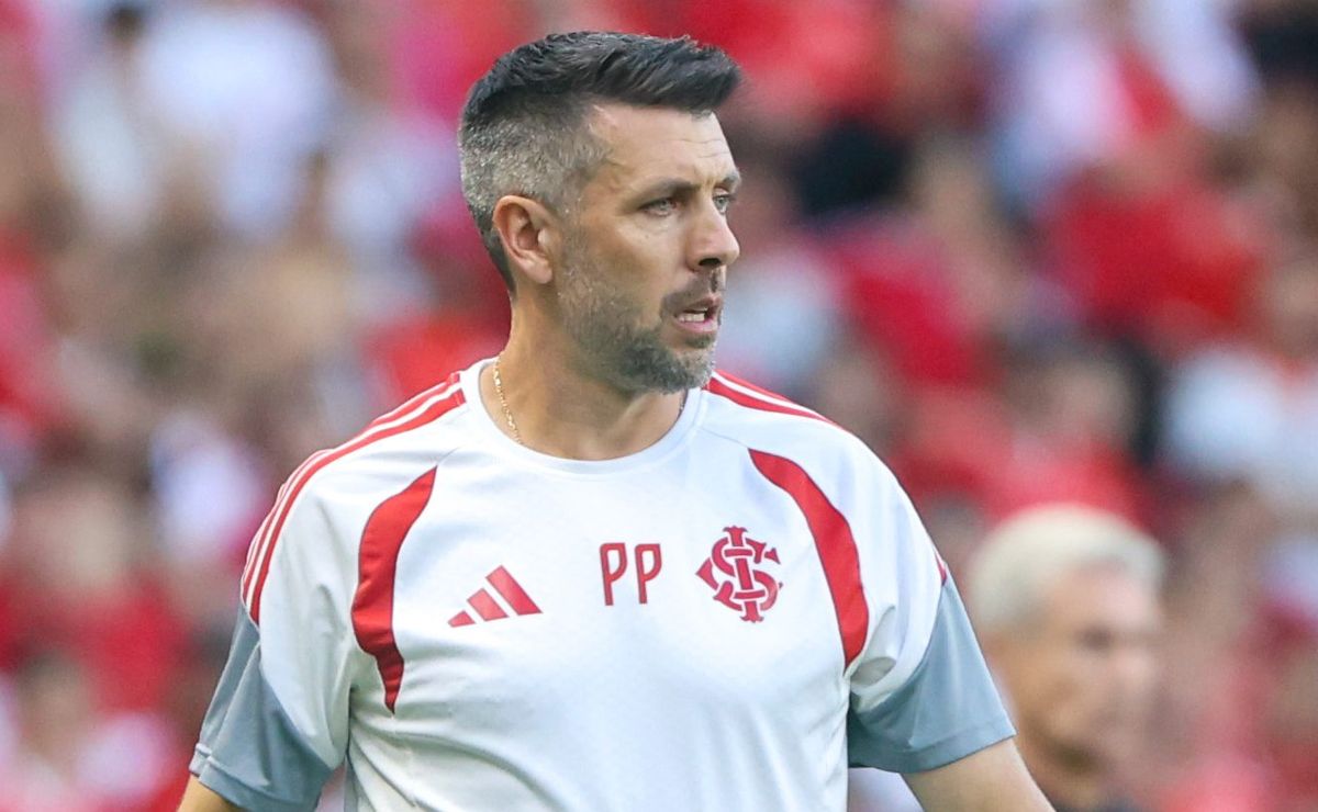 Pezzolano ironiza título do Grêmio e critica arbitragem: “Não sabia que o Gauchão era feito pra eles”