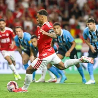 Carlos Simon determina erro por não expulsão de jogador do Inter no Grenal
