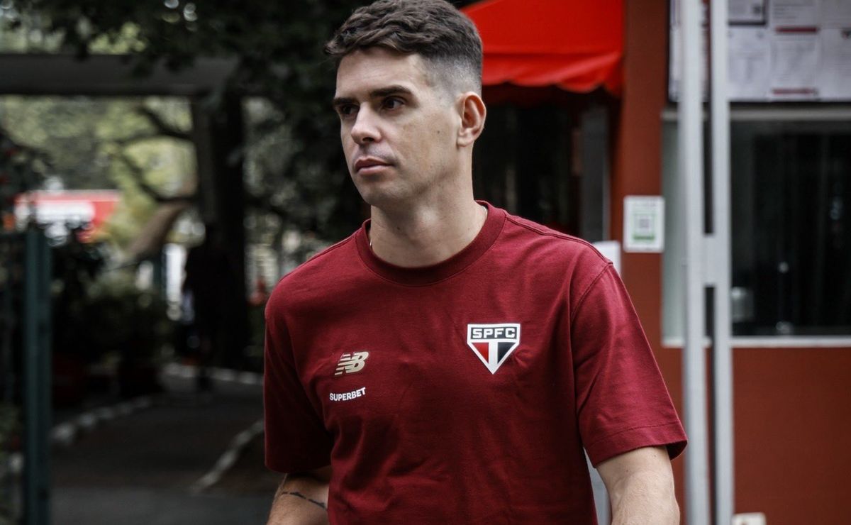 São Paulo negocia rescisão com Oscar e discute pagamento de R$ 7 milhões ao meia