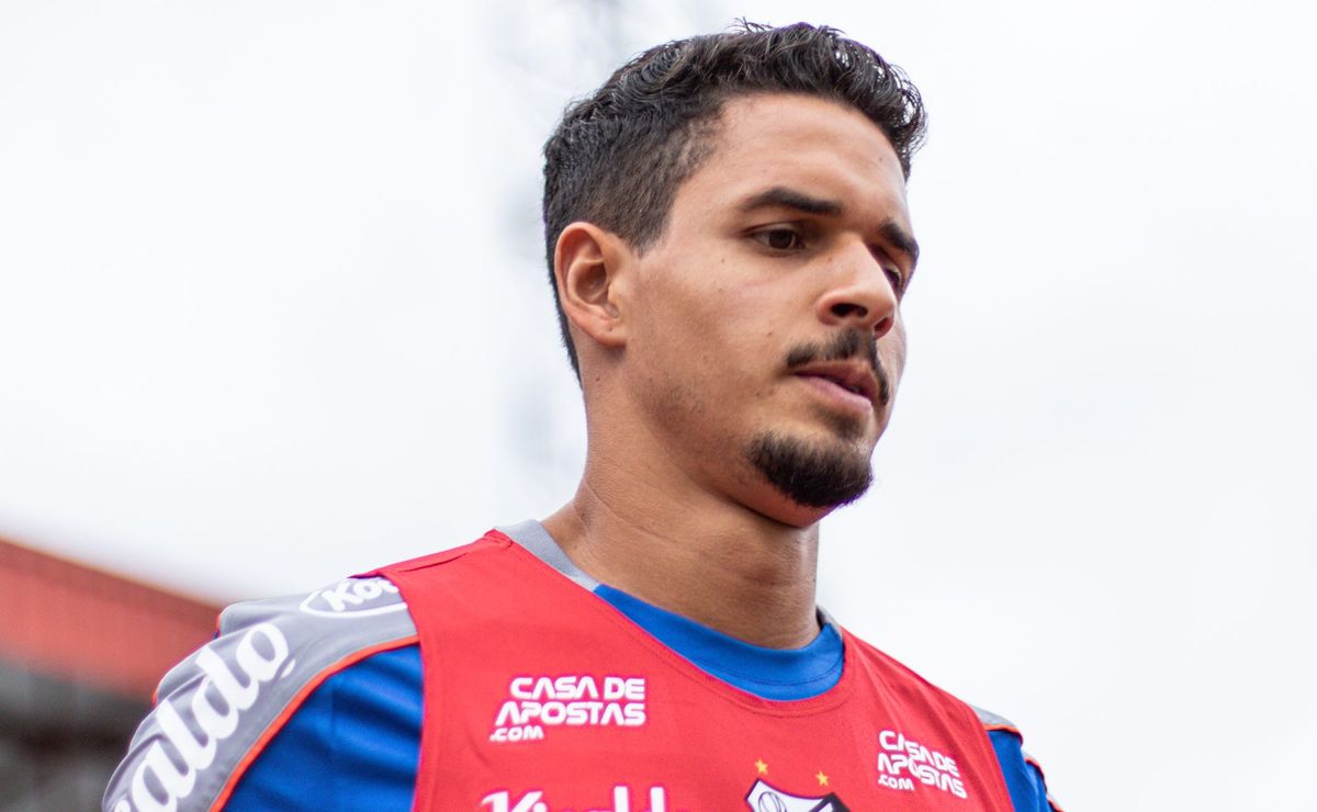 Lucas Veríssimo monta força tarefa para voltar ao Brasil e vestir novamente a camisa do Santos