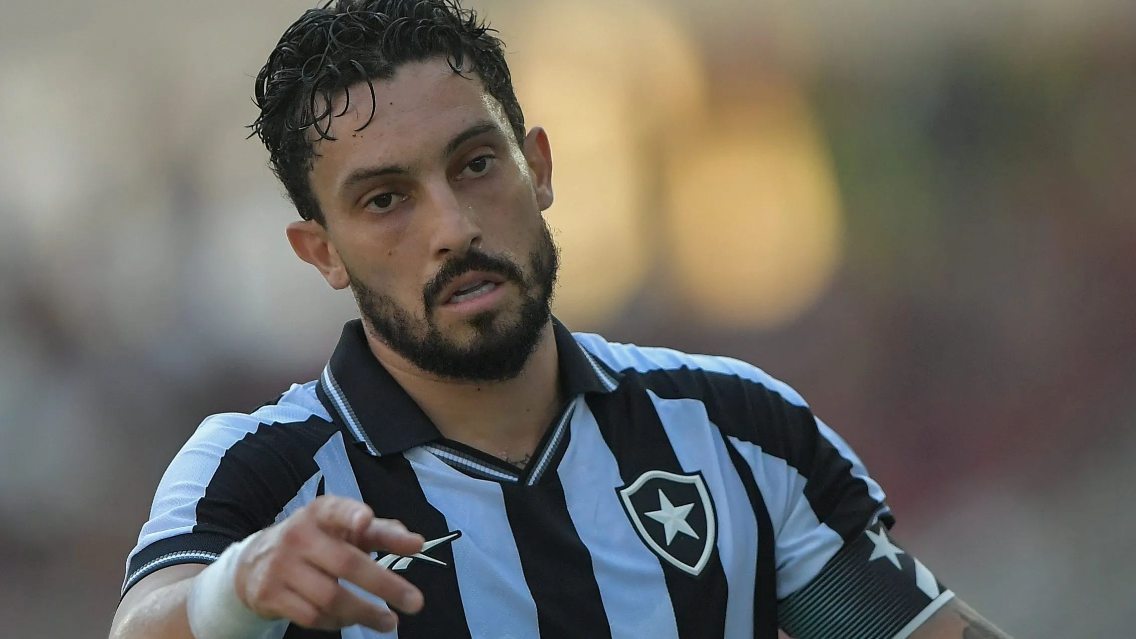 Alex Telles. Foto: Thiago Ribeiro/AGIF