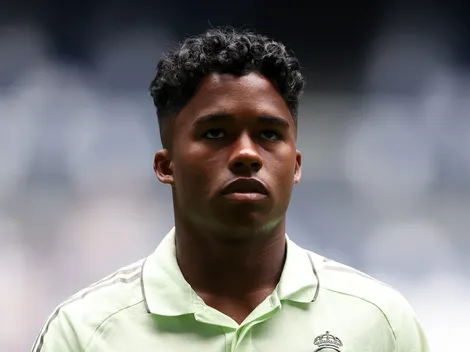 Endrick é vaiado por torcida e fica no banco do Lyon pela primeira vez