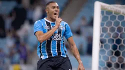 Carlos Vinícius é o destaque do Grêmio. Foto: Maxi Franzoi/AGIF