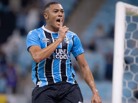 Carlos Vinícius é o destaque do Grêmio no título gaúcho