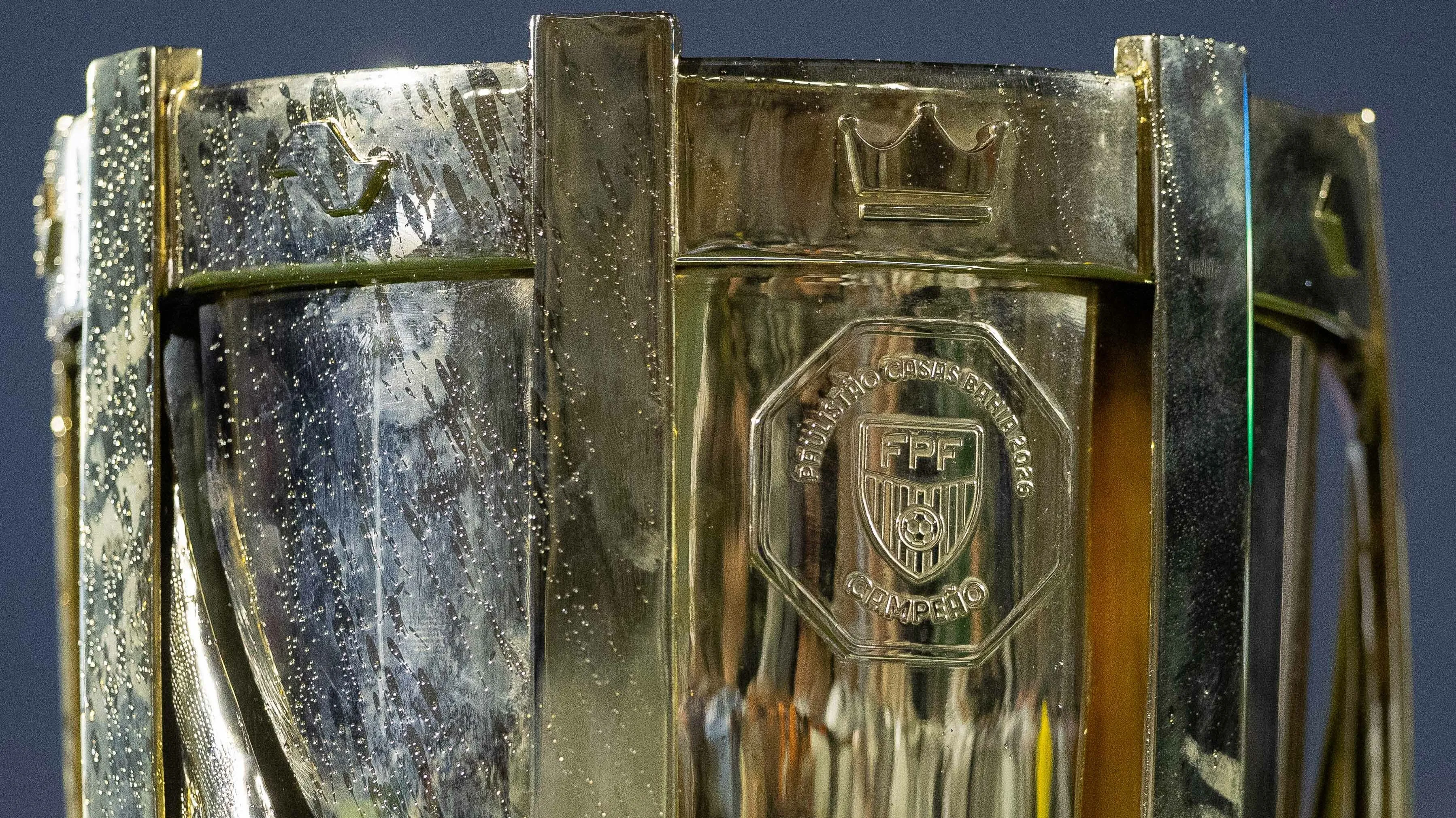 Troféu do Paulistão. Foto: Joisel Amaral/AGIF