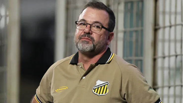 Treinador deu a sua opinião - Foto: Gilson Lobo/AGIF.
