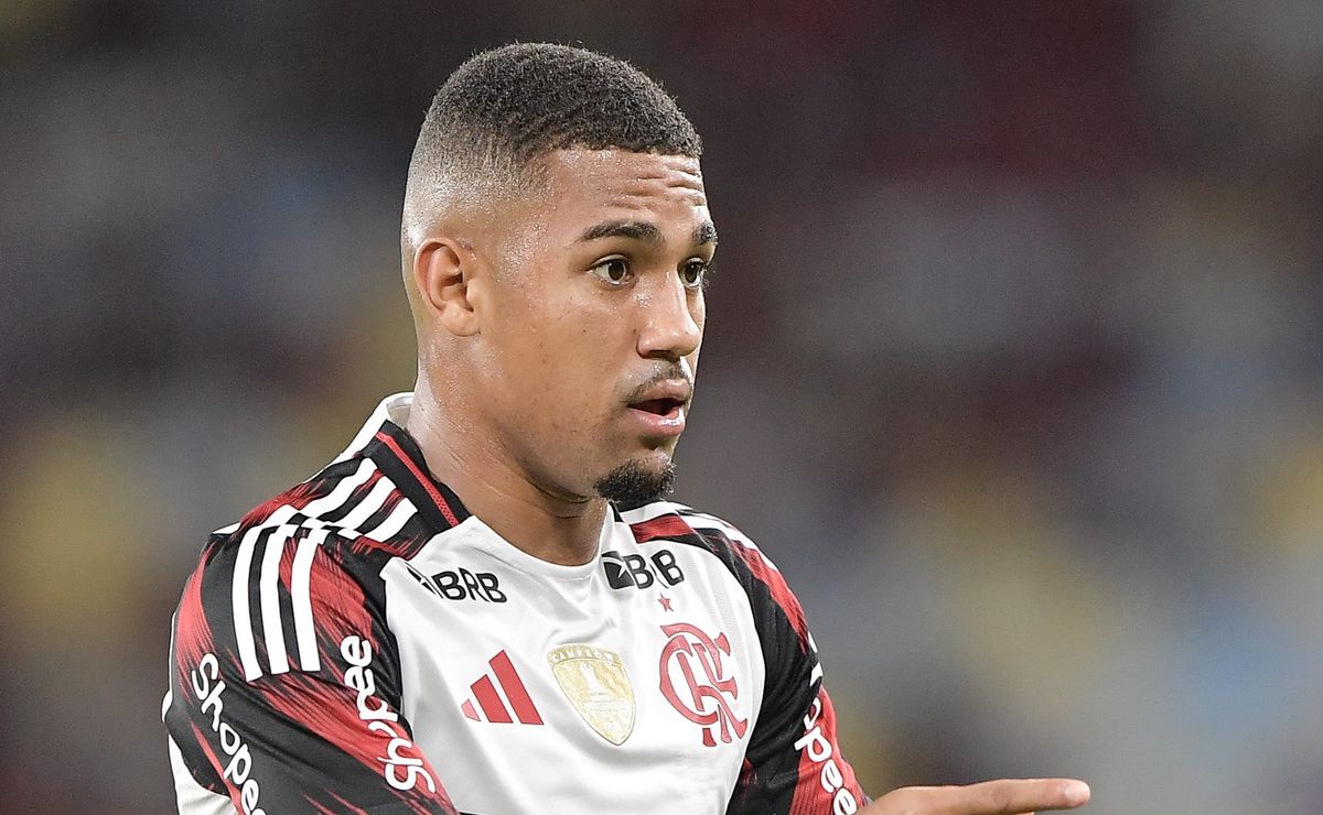 Leonardo Jardim toma decisão sobre Samuel Lino e quer recuperar a confiança da segunda contratação mais cara do CRF