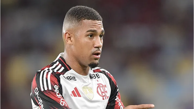 - Samuel Lino jogador do Flamengo durante partida contra o Madureira no estadio Maracana
