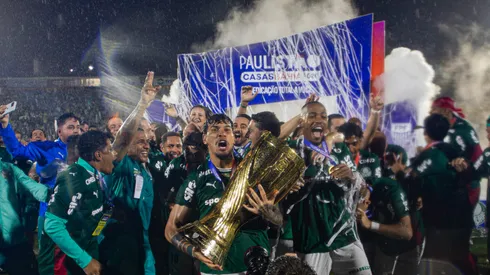 Jogadores do Palmeiras comemoram titulo de campeao apos partida contra o Novorizontino no estadio Jorge Ismael de Biasi pela decisao do campeonato Paulista 2026. Foto: Joisel Amaral/AGIF