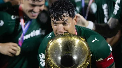 Título estadual em 2025 fez Gómez se isolar como maior campeão da história do Palmeiras, com 13 taças