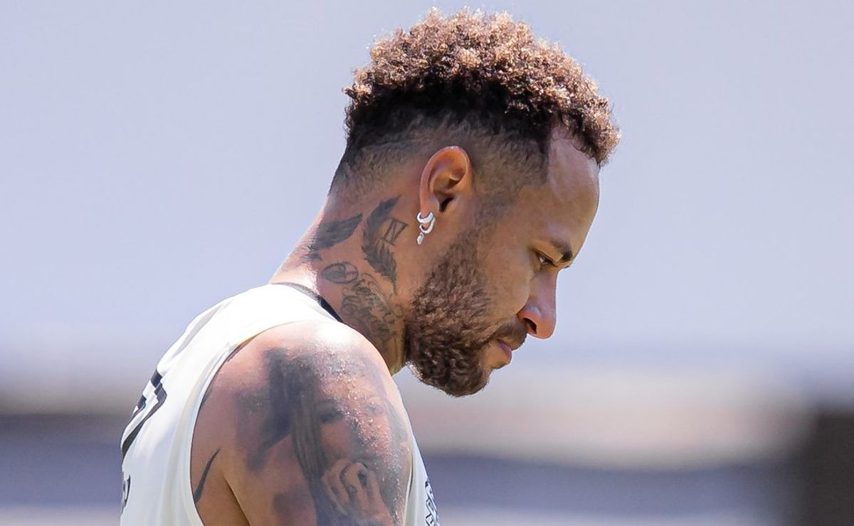 Sem Neymar, Vojvoda define escalação do Santos para enfrentar o Mirassol pelo Brasileirão