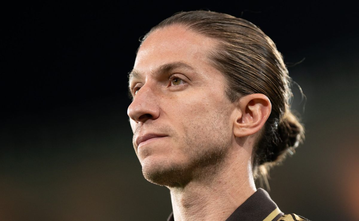 Filipe Luís é procurado pelo São Paulo 6 dias depois da saída do Flamengo e recusa oferta