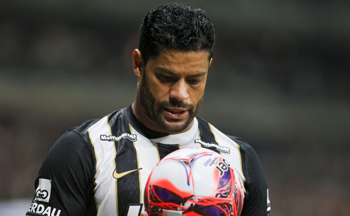 Hulk se manifesta após confusão em Cruzeiro x Atlético-MG e pede desculpas: “Lamento por aquele momento…”