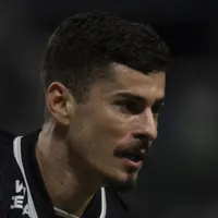 Rômulo tem reunião no Palmeiras para definir venda