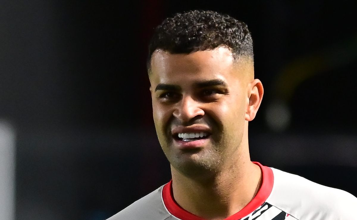 Alisson desabafa após demissão de Crespo no São Paulo: “Caráter para mim nunca se negocia”