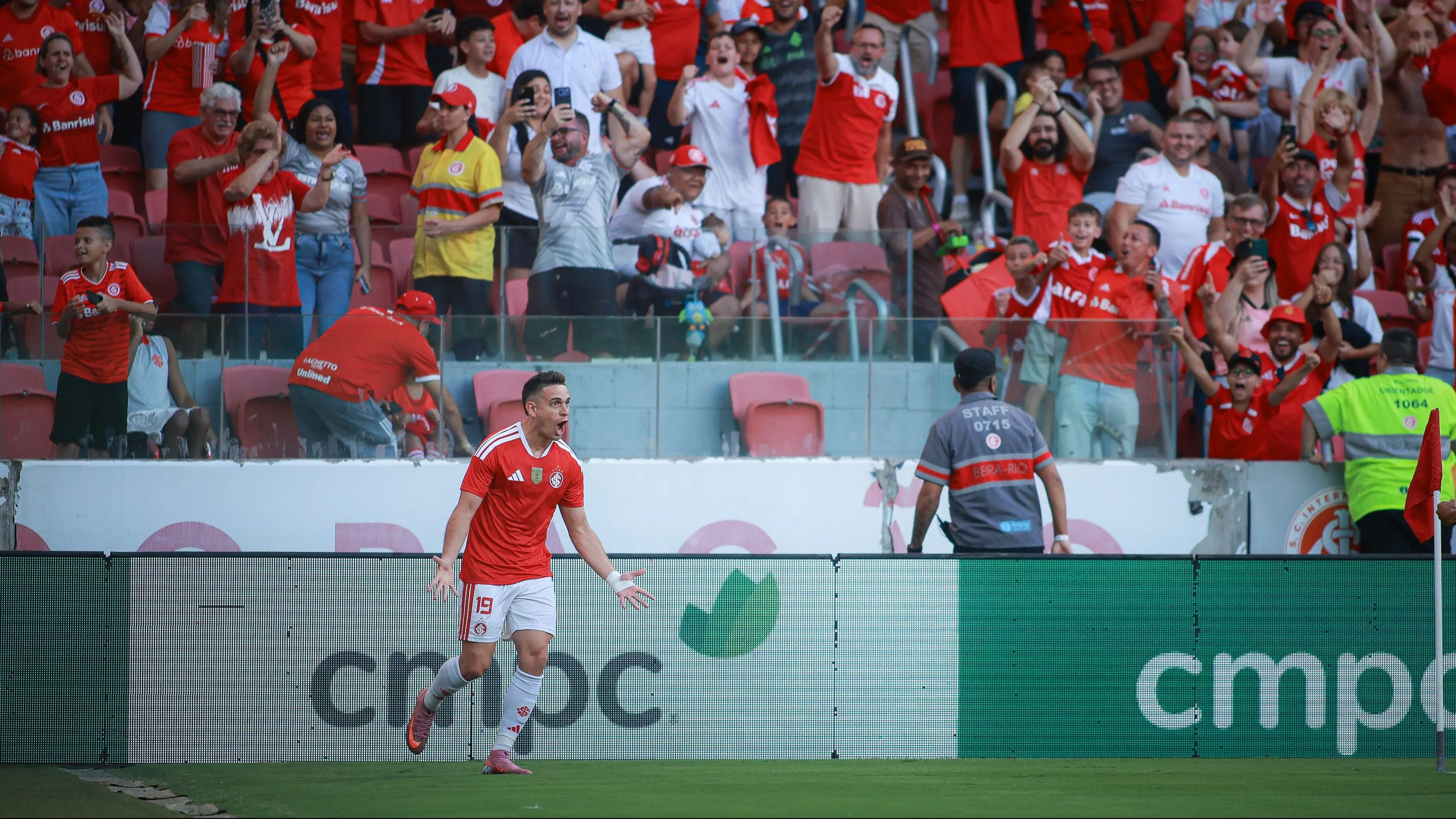 Rafael Borre jogador do Internacional comemora seu gol durante partida contra o Ypiranga no estadio Beira-Rio pelo campeonato Gaucho 2026. Foto: Maxi Franzoi/AGIF
