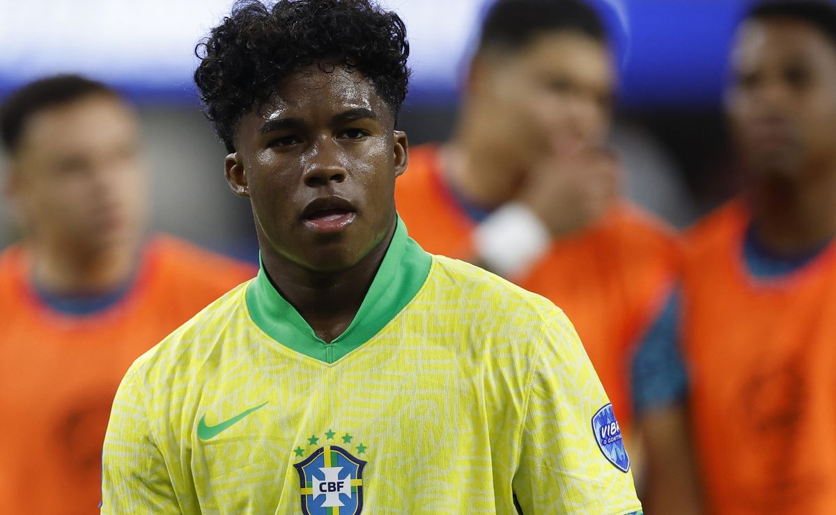 Paulo Fonseca, técnico do Lyon, justifica Endrick no banco de reservas: “Risco de outra lesão”