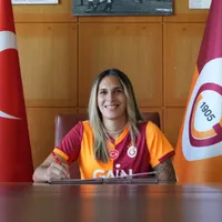 Galatasaray assina com a atacante Vitória Almeida, ex-Flamengo