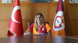 Vitória Almeida em anúncio de contratação do time turco - Foto: Galatasaray Oficial/Divulgação